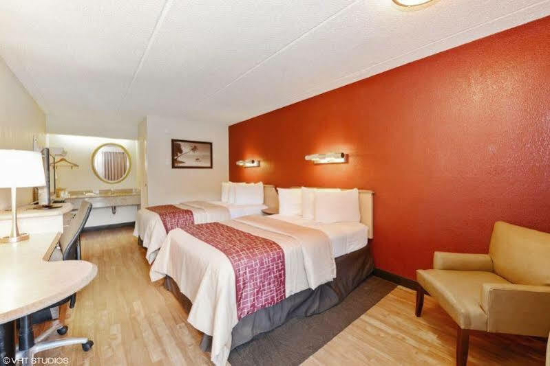 Red Roof Inn Tampa Fairgrounds - Casino Mango Eksteriør billede