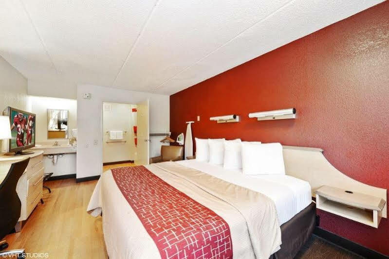 Red Roof Inn Tampa Fairgrounds - Casino Mango Eksteriør billede