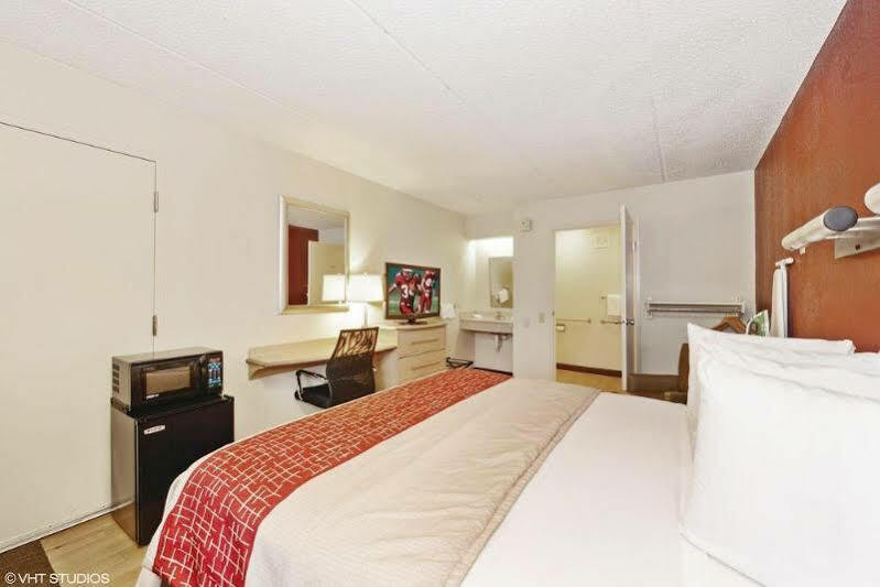 Red Roof Inn Tampa Fairgrounds - Casino Mango Eksteriør billede