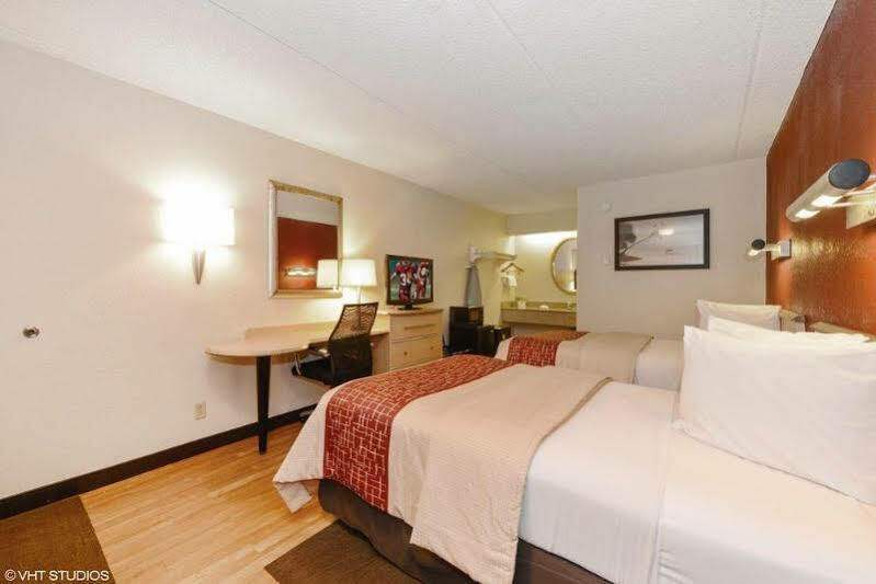 Red Roof Inn Tampa Fairgrounds - Casino Mango Eksteriør billede